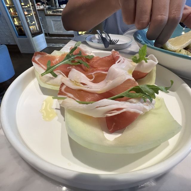 百年歷史嘅古蹟中食好西 