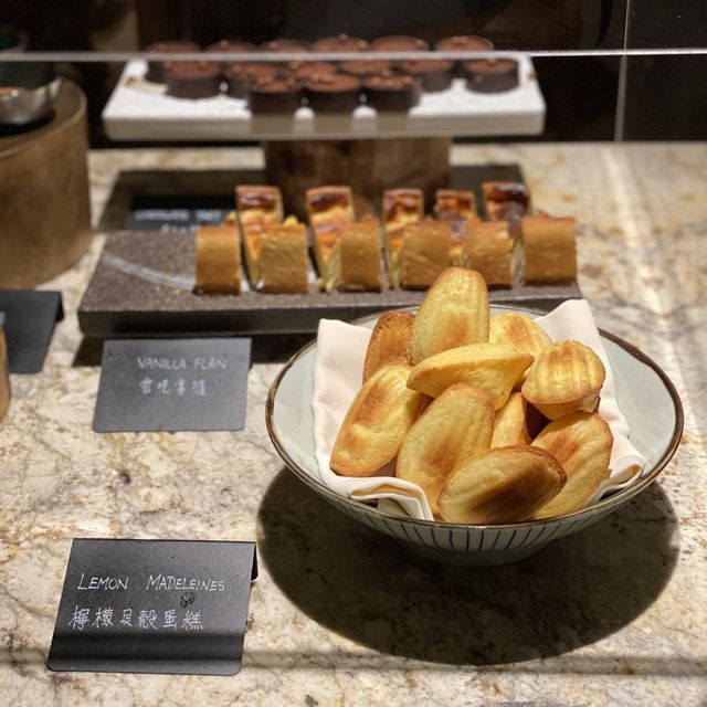 Dinner buffet at one of my fave HK hotels 