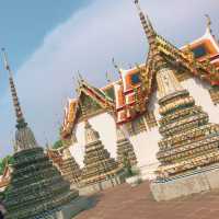 タイに来たら必見👀✨黄金に輝く巨大な涅槃像