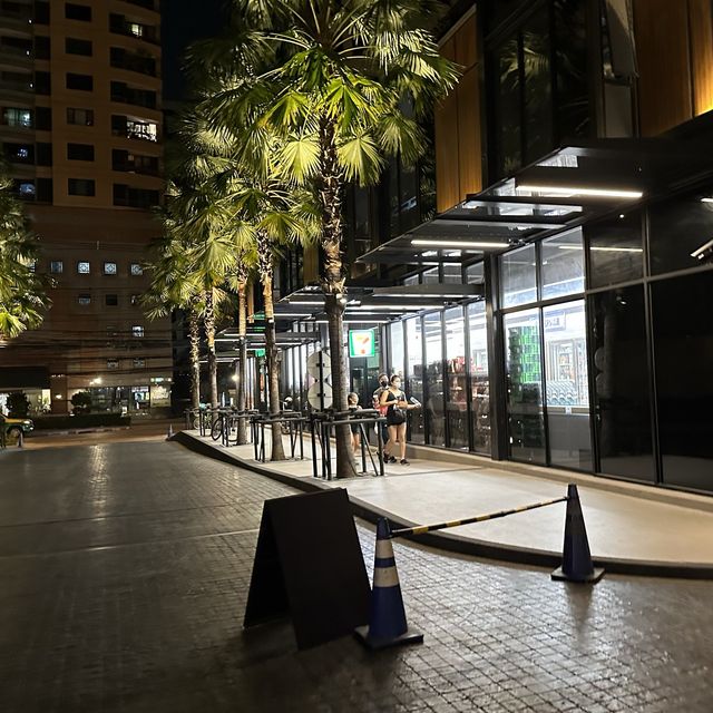 曼谷酒店開箱｜乾淨、新開幕、無邊際泳池