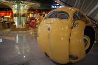 Enjoy shopping and art 