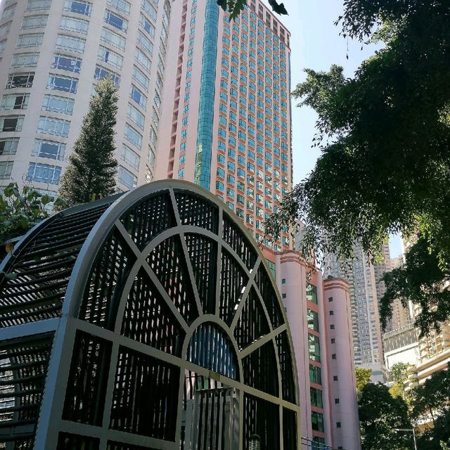 從另一角（半山）看靚靚香港景色嘅酒店