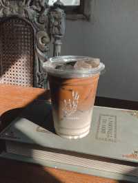 Le Céreste cafe