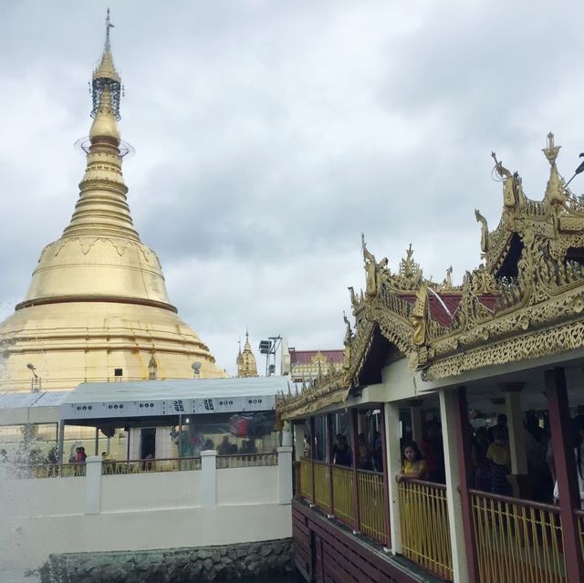 เจดีย์โบตาทาวน์/ เทพทันใจ