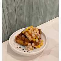 櫻花樹下的台式餐廳