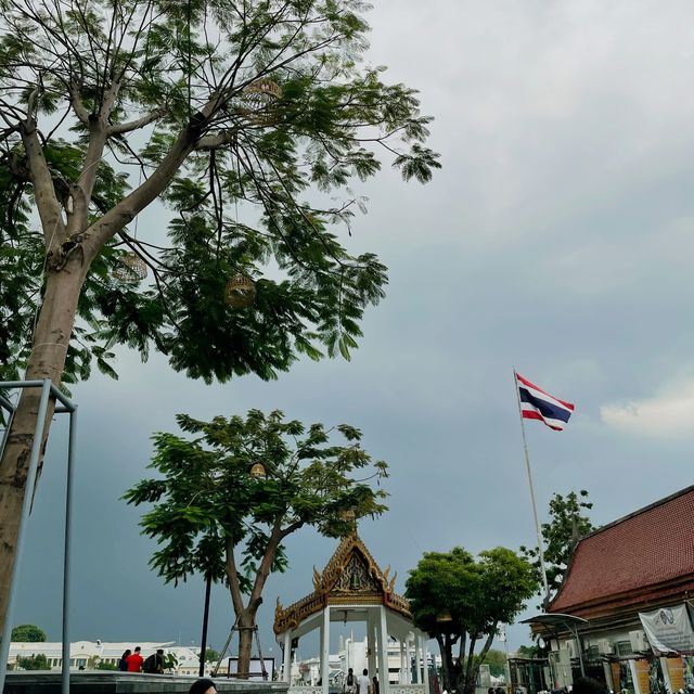 ความศักดิ์สิทธิ์แห่งดินแดนวังหลังมาช้านาน