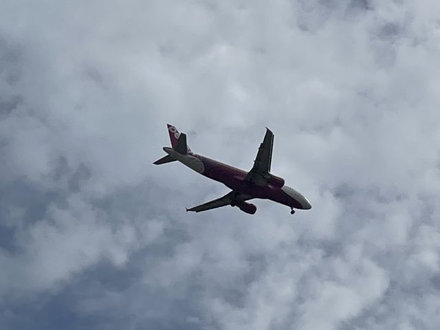 【福岡】街中を飛び交う飛行機