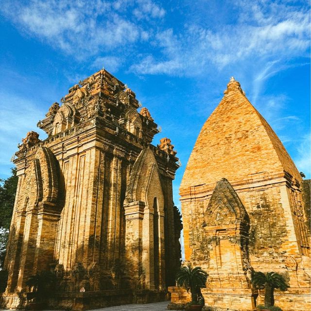 โบราณสถานแปลกตา ที่ไม่เหมือนอยู่ Vietnam 🛕