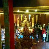 ชมพระพุทธรูป @พิพิธภัณฑ์โฮงหลวงแสงแก้ว