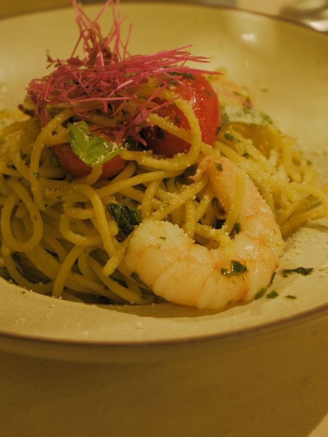 深木🪵系Cafe，三文魚意粉超足料 