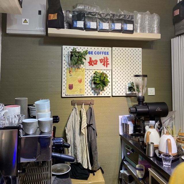 除咗BE WATER ,仲可以BE COFFEE 💛  除咗BE WATER ,仲可以BE COFFEE 💛