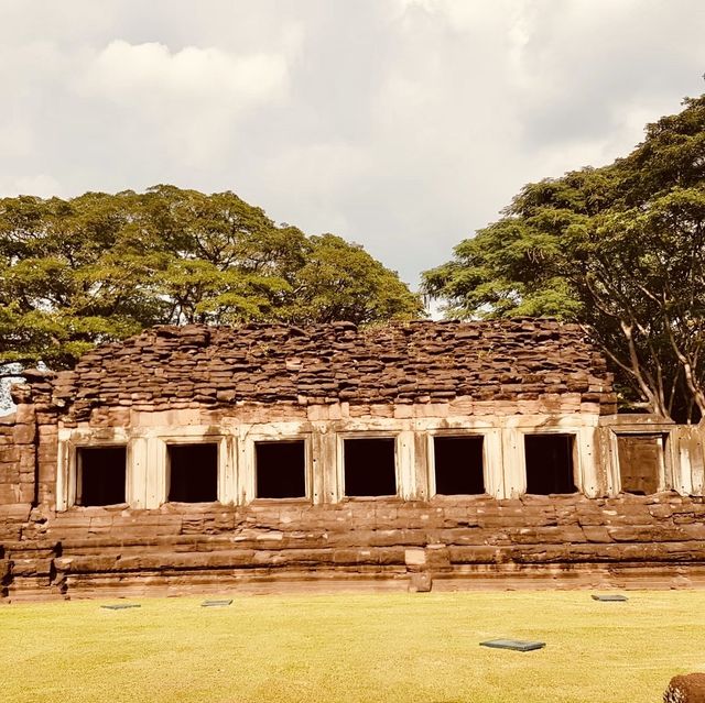 ปราสาทหินที่ใหญ่ที่สุดในไทย 