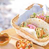 Hugo Hub Phuket เป็นร้าน สไตล์ funky bali style 