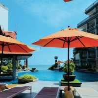 ผ่อนคลายริมชายทะเลส่วนตัวกับ Garden Cliff Resort