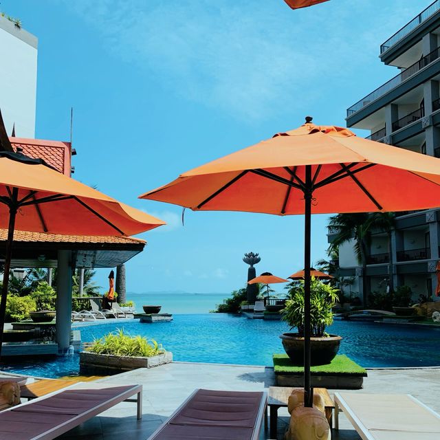 ผ่อนคลายริมชายทะเลส่วนตัวกับ Garden Cliff Resort