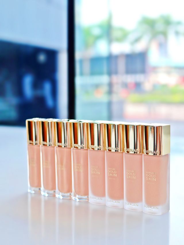 ✨金光閃閃的蜂蜜下午茶✨ 由Guerlain x Hotel Icon 唯港薈GREEN合作推出以全新殿級蜂皇升級版再生修護雙效精華及蜂蜜為主題的期間限定「金蜂悅蜜下午茶」🍯🐝  每款甜品都好精緻