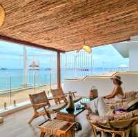 ที่พักสวยสุดมินิมอลริมทะเลเกาะล้าน 〰️