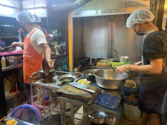 📍曼谷美食。回味無窮粉絲煲 Somsak Claypot Crab @Lat ya。