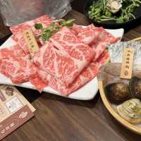 新莊好吃火鍋，沐沐鍋物｜各式蔬菜、火鍋料、主食自助式吃到飽