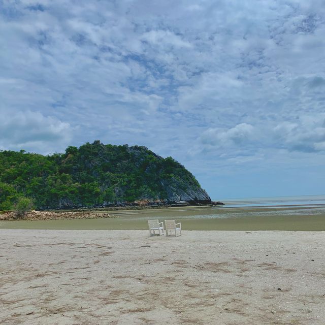 รีสอร์ทติดทะเล ใกล้อุทยานเขาสามร้อยยอด