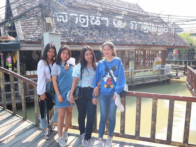 ตลาดน้ำ 4 ภาค พัทยา