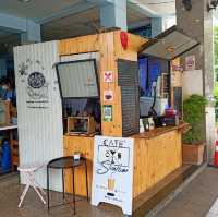 Slow bar ร้านขายเครื่องดื่มเล็กๆแต่เข้มข้นมาก