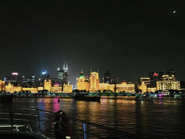 상하이의 과거와 현대의 모습을 구경할 수 있는 🌆와이탄 유람선🌇