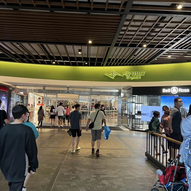 쇼핑부터 환전까지 한번에 가능한 쿠알라룸푸르 메가 쇼핑몰 Mid Valley Megamall