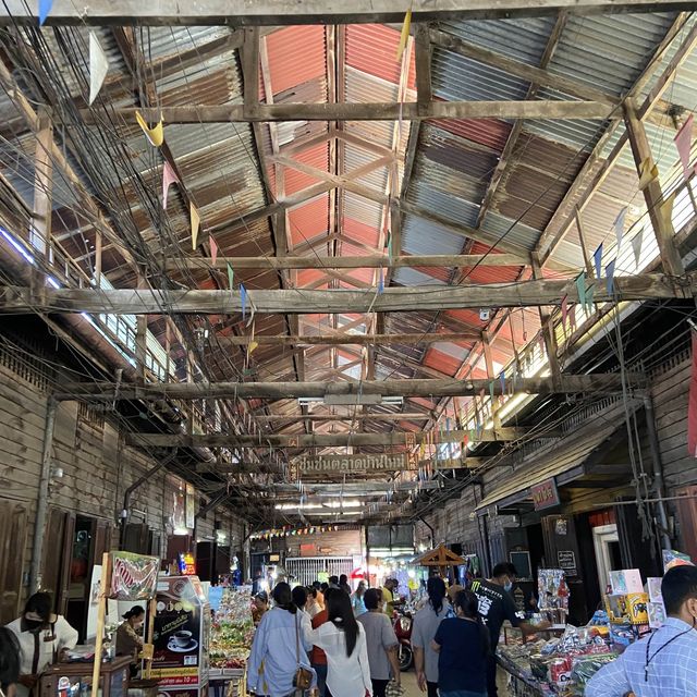 ตลาดบ้านใหม่ร้อยปี เมืองแปดริ้ว