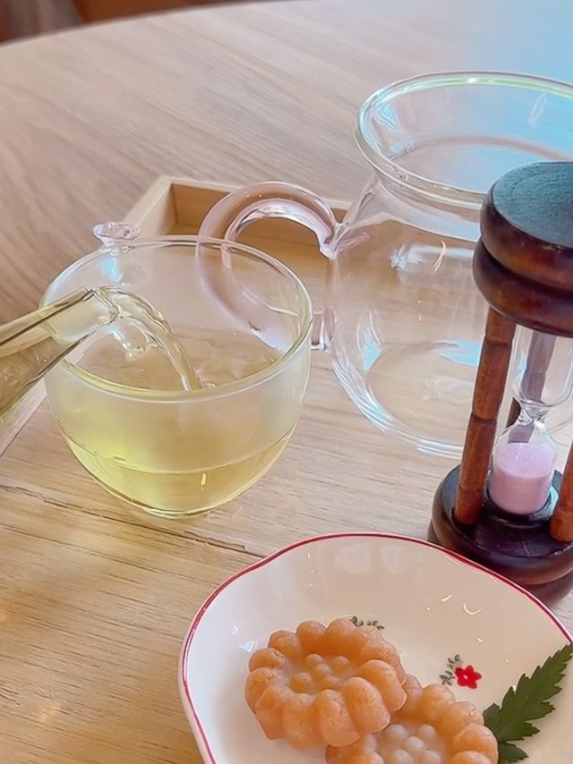 예쁜 꽃차 먹으며 예쁜 벚꽃 뷰 감상하기 카페 꽃차당