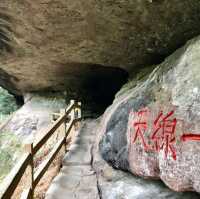 The Caves of Thin Strip of Sky, Wuyi Mountain