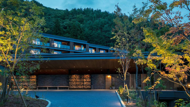 Japan's Mount Fuji FUFU Kawaguchiko Hotel.