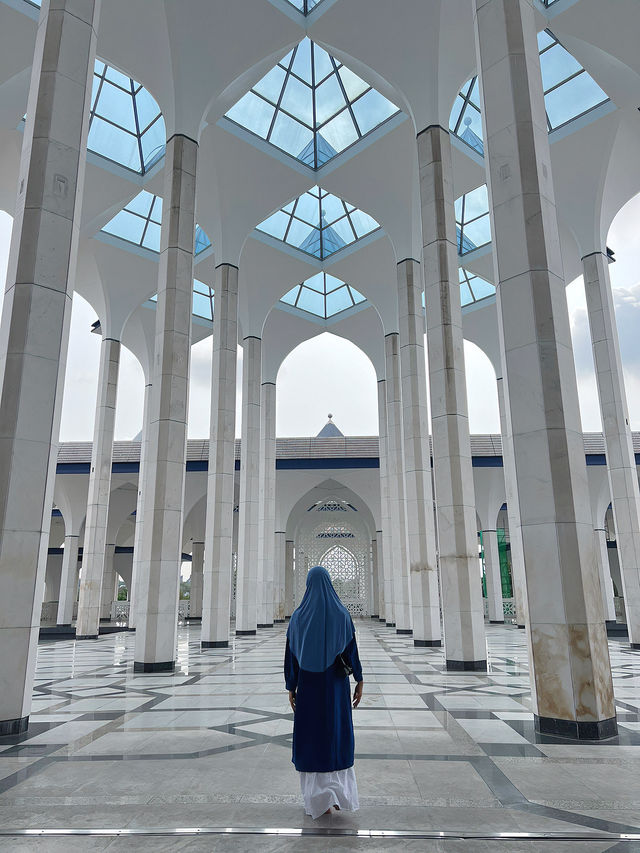 Kuala Lumpur's offbeat check-in spot 🦋 The only blue mosque in the world that scores full marks for healing.