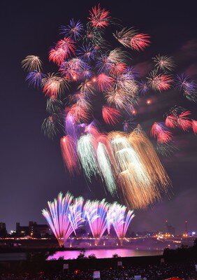 Nagara River Fireworks Display: Hanabi Festivals (Fireworks Festival) 2024 | Nagara Riverside downstream from Nagara Bridge