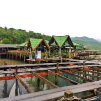 สลักเพชรซีฟู้ดแอนด์รีสอร์ท
