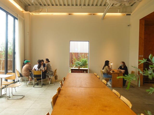 브라운스케이프: 화성 동탄 대형 카페, 아인슈페너와 구움과자 맛집