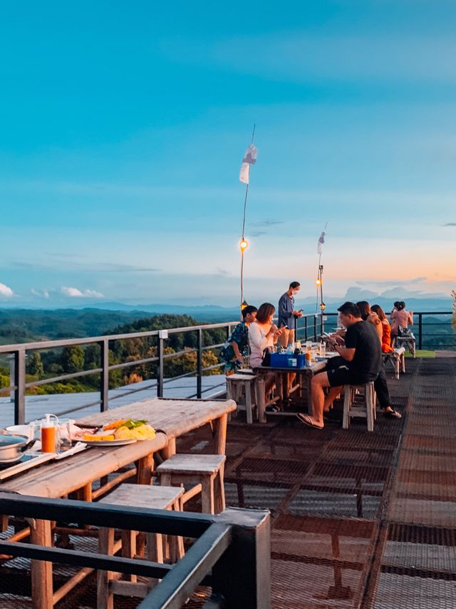 วิวกิ่วม่วง 360 องศา cafe and camping 