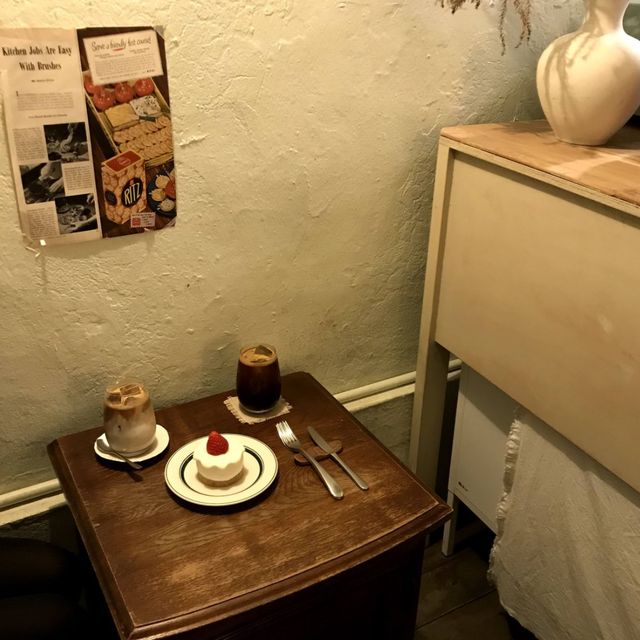 韓国/ソウル【弘大】クリームチーズケーキが絶品と有名なカフェ🧀🍓
