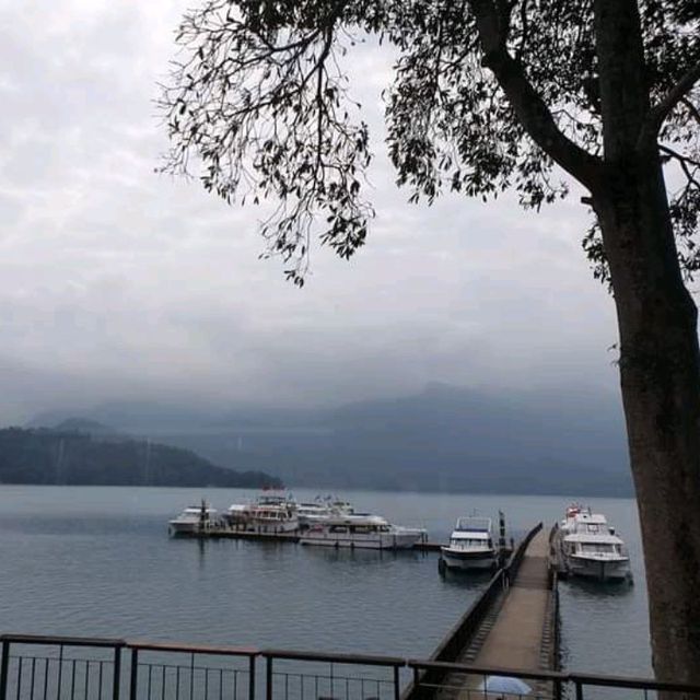 พาเที่ยวทะเลสาบสุริยันจันทรา (Sun Moon Lake)