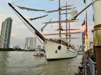 เที่ยวเอเชียทีค เดอะรีเวอร์ฟรอนต์