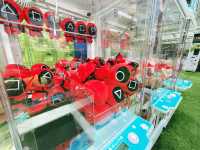 Sidecar scooters display and claw machines