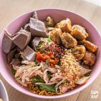 ก๋วยเตี๋ยวไก่มะระริมนาอย่างเด็ดพิกัดราชพฤกษ์