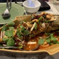 ธาราดลร้านในหุบเขา