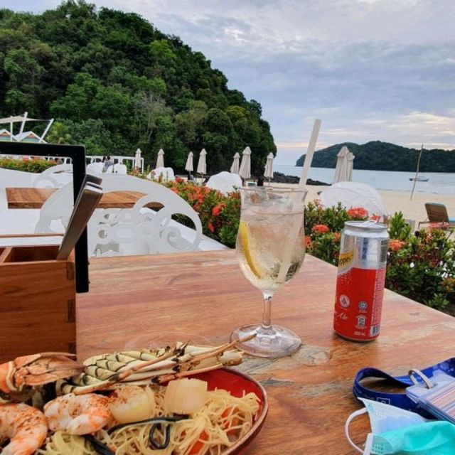 Best and unique hotel at Pantai Tengah