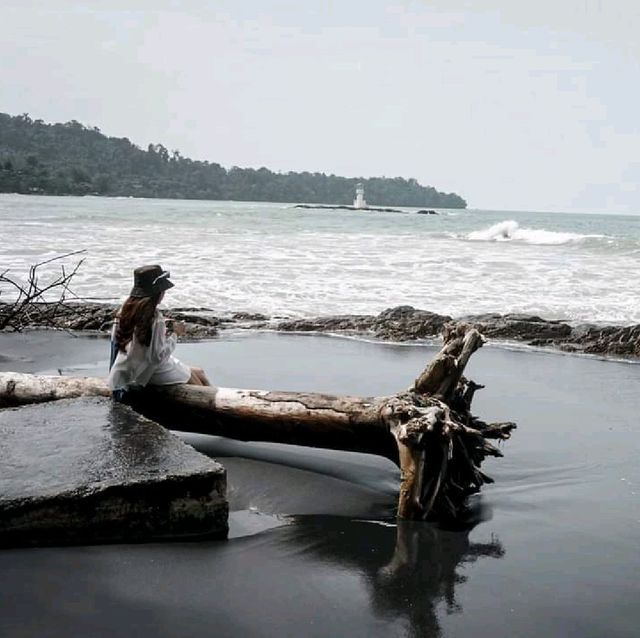 BLACK SAND BEACH THAILAND