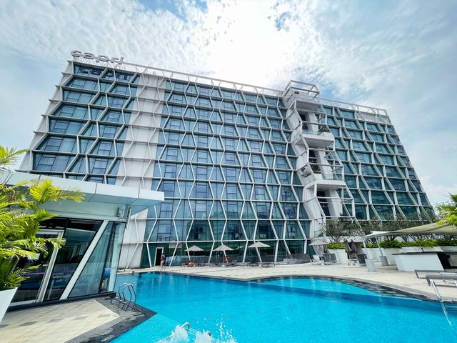 Dive into Capri Changi Hotel’s cool pool