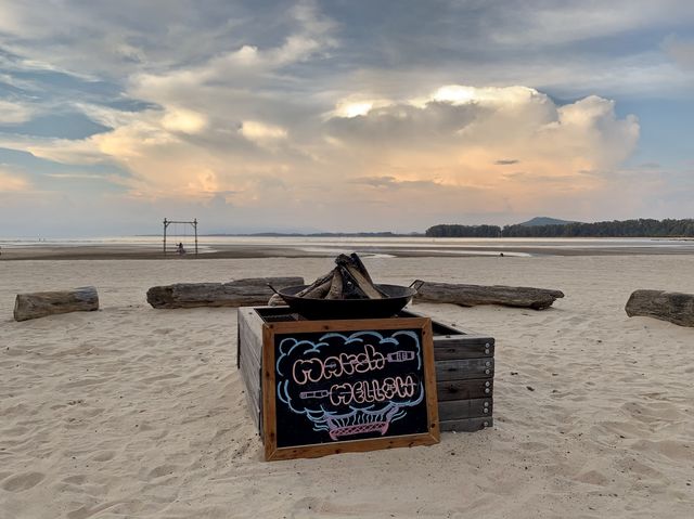 @Phuket ผ่อนคลายไปกับสายลมริมทะเลที่รีสอร์ต 5 ดาว 