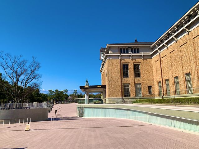 京都　SAKURA 桜めぐり❗️京都市京セラ美術館と桜、平安神宮大鳥居とのコラボに感動❗️