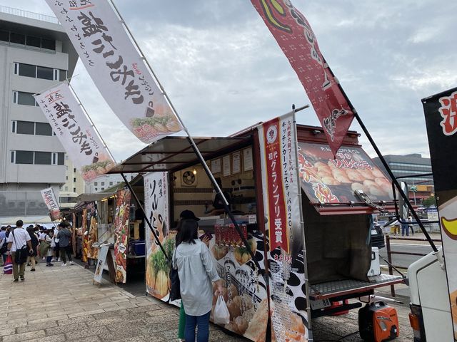 長崎。海岸沿いの多目的広島『おくんち広場』