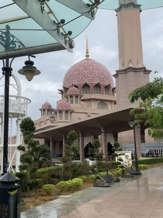 Walking around the Putra Mosque 